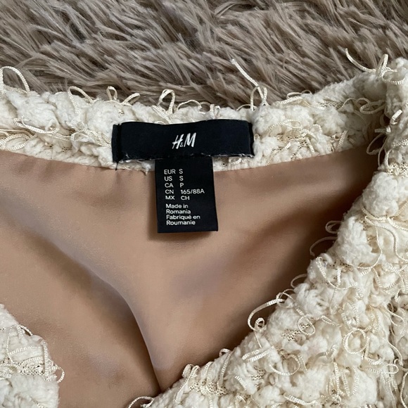 H&M Sweater - Picture 2 of 3